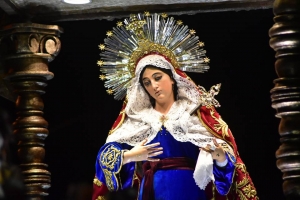 [Video] A los acordes de María la Penitente, Maria Santisima, La Virgen de Dolores hacia su ingreso el pasado 03 de septiembre