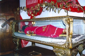 1956 Señor Sepultado del Calvario y el viejo teatralismo barroco en una nueva dimensión en la didáctica del Evangelio