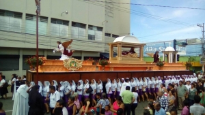 Señor Sepultado de Chiquimula en su procesión por aniversario de consagración