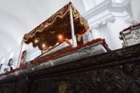 Salida de la Consagrada Imagen del Se&ntilde;or Sepultado del Templo La Recolecci&oacute;n