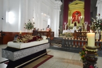 Adoraci&oacute;n Eucar&iacute;stica Primer D&iacute;a de Novena Se&ntilde;or Sepultado Recolecci&oacute;n