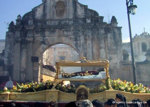 El Cristo del Amor visita la Antigua Guatemala